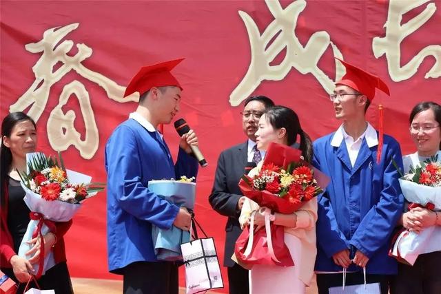 青春 成长 感恩 责任——钟祥一中举行2023届高三学生成人礼!