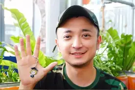 大孝子尼格买提，为何结婚9年还没有儿女？曾为母亲深夜痛哭图片