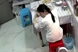 奶奶带娃出现意外，被爷爷指责手足无措，宝妈一句话温暖了全家图片