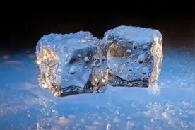 在零下50摄氏度的环境下，不停地搅拌一盆水，水还会结冰吗？图片