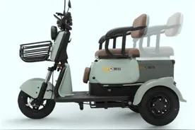 能上牌，老年人放心开！爱玛新款三轮车米可来了，续航达150公里图片