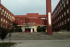 儿子大学四年一共花了多少钱？生活费又是多少？来个大总结图片