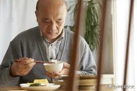 血糖偏高的人，饭后常有3种表现，若你没有，说明血糖控制比较好图片