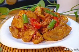 你吃过这样的烧茄子吗？咸香微辣中带着酸甜的味道，开胃又好吃图片