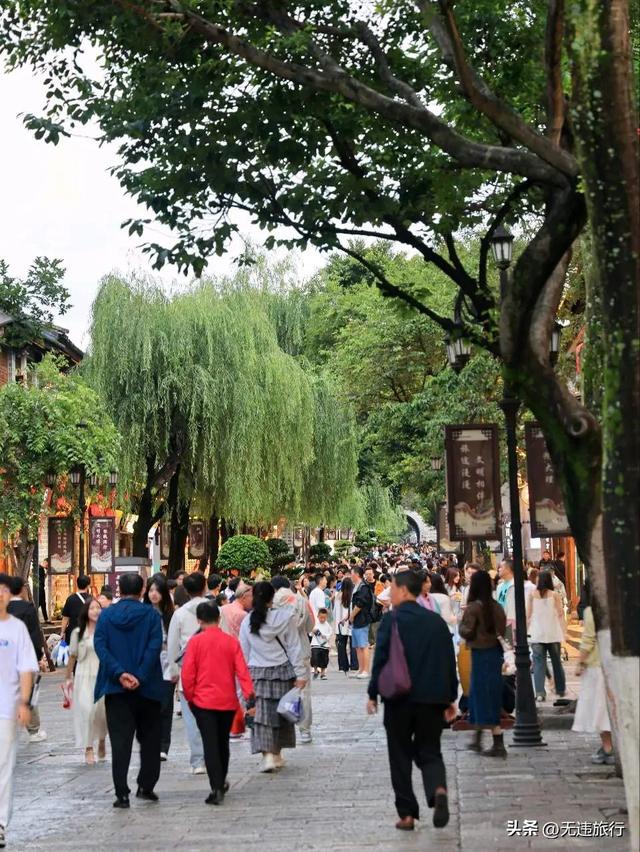 大理古城：推荐四街三美食，夜游最适宜！（附美图）
