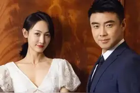 闫博雅：26岁嫁给王皓，放弃事业照顾家庭，如今一家四口怎么样了图片