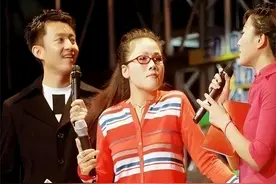 万万没想到，曾因“摔话筒”消失的田震，早就与丈夫定居澳洲享福图片