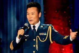 刘和刚：农村小子娶世界小姐，成名不忘本报恩乡亲，跪谢蒋大为图片