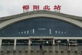 新冷邵高速延伸至安化梅城，让娄邵益交通欠缺区共享邵阳北高铁站图片