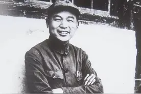 徐海东推荐一位猛将，毛主席说此人不可用，徐海东不信被气到吐血图片