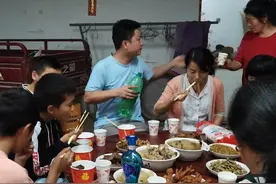 儿子相亲处对象，双方家长第一次见面，男方怎样应酬才更为得体图片