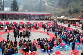 河南小伙买酒给爷爷祝寿，不料被父亲暴打一顿，网友直呼：打得好图片