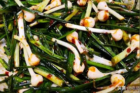 小根蒜全身都是宝，却常被当成杂草，比荠菜还营养，腌着吃最香图片