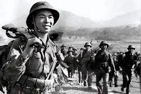 他因为长得太帅, 被2个越南女兵掳进山洞13年，回国后结局如何？图片