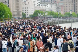 客流峰值超春运！五一旅游，你在网红地还是朋友圈图片