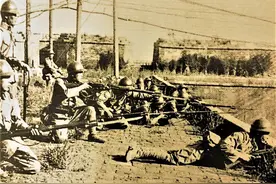 傅作义为殉国将士立碑，日寇提出抗议后，高层竟下令将纪念碑埋掉图片