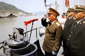 美国海军首次访华就给下马威，中国海军当场撤走仪仗队图片