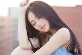 男生是不是抱谁都有生理反应图片