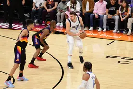 东契奇35分独行侠33分狂胜太阳晋级西决图片