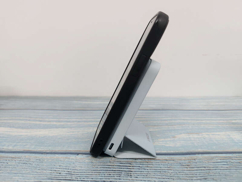 小巧带支架，磁吸无线充，安克MagGo轻薄磁吸无线充电宝体验