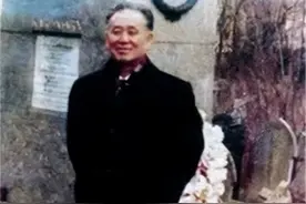 《英雄儿女》演朝鲜金大爷，被誉影坛“四大老生”，发妻为名演员图片