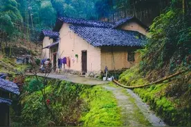 农村俗语：“宅前有水后有丘，十人遇此九人忧”，这句话啥意思？图片