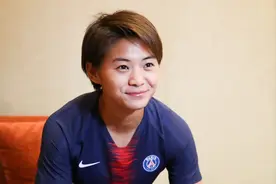 苦尽甘来！恭喜王霜升高官，5岁被父母抛弃，姨夫姨母养大成巨星图片