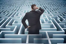 人在职场，当你被边缘化时，需要“反着来”图片