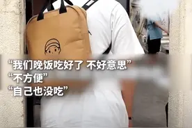 北京一男网红到上海弄堂蹭饭，上海阿姨答复绝了，网友吵翻天！图片