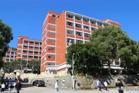 05年翻墙上网逃课睡觉，人们眼里的“差等生”，如今成了大老板图片