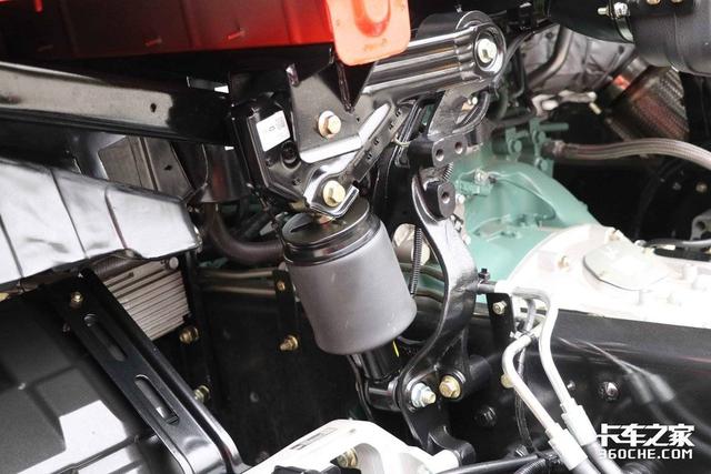 底盘自重仅8.9吨，五星级驾驶室，解放JH6载货车舒适性再升级！