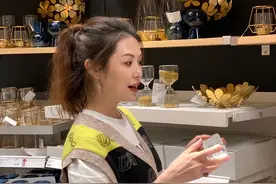 她坚持自律生活10年，一人独居与猫为伴，活出了很多人羡慕的样子图片