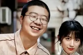 HOUSE事件升级，李诞和黑尾酱挂“东亚病夫”牌匾，笑果要凉凉了图片