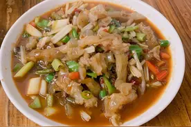 广东妹来重庆，吃了一顿饭才恍然大悟，为啥重庆人吃辣椒不长痘图片