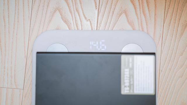 历史低价买到九盘位万兆 NAS 机皇：威联通 TS-H973AX