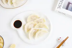 酸菜饺子这样做太香了，我家一周至少做2次，每次孩子吃光光图片