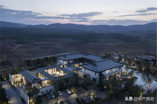 合院百变户型，现代多重院居