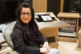 偶然进入音乐圈，为许多圈内大佬写过经典歌词，她是谁？图片