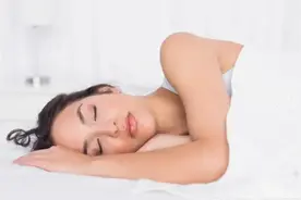 睡觉是右侧卧好，还是左侧卧好？看完后不再纠结图片