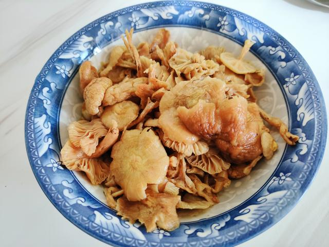 用鸭肉炖汤，记住“3个要”，没腥味，汤浓鲜美，比鸡汤喝着香