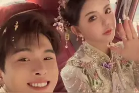 女网红300万婚礼意外不断，四婚、整容史堪称惊心动魄，真乱图片
