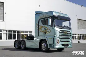 驾驶室堪称小宾馆，底盘配置真的香，国产旗舰重卡盘点（下）图片