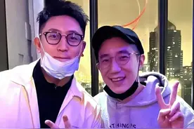 42岁房祖名终于开窍了，这才是富二代的活法，成龙的牺牲全白费了图片