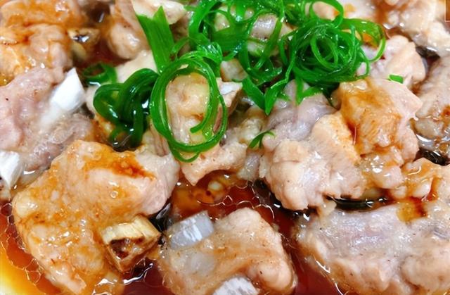 花胶猪展茨实莲子汤 莲子花胶猪肚汤的做法