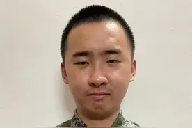 「奋进新征程 建功新时代」传承接力棒 一家四代从军报国图片