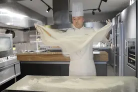 蒙眼拉面，细如发丝可穿针，河南90后民工逆袭成“中华金厨”图片