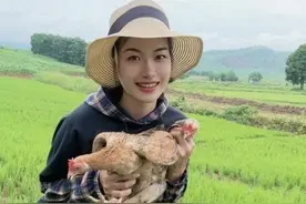 我1米7老挝姑娘，嫁1米5河南穷小伙，婚礼直播竟有50万人观看图片