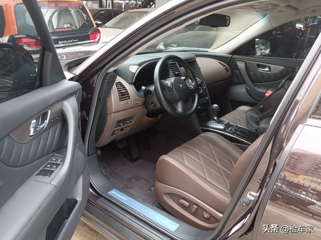 轿跑SUV的鼻祖！这辆英菲尼迪QX70要价38万，能不能买？