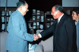 面见伟人后，田中角荣对外相说：我即使再过30年也不可能超过他图片