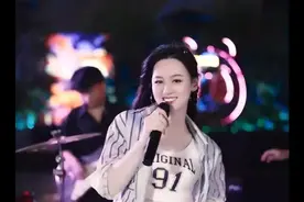 唐艺：从无名歌手到网红主播，坐拥四千多万粉丝，疯狂吸金成富婆图片
